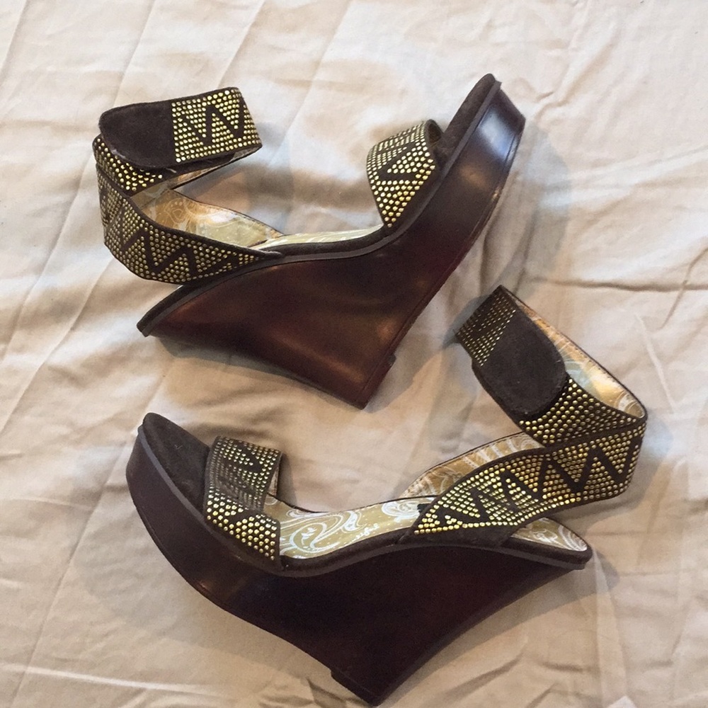 Wedge heels brown with gold studs